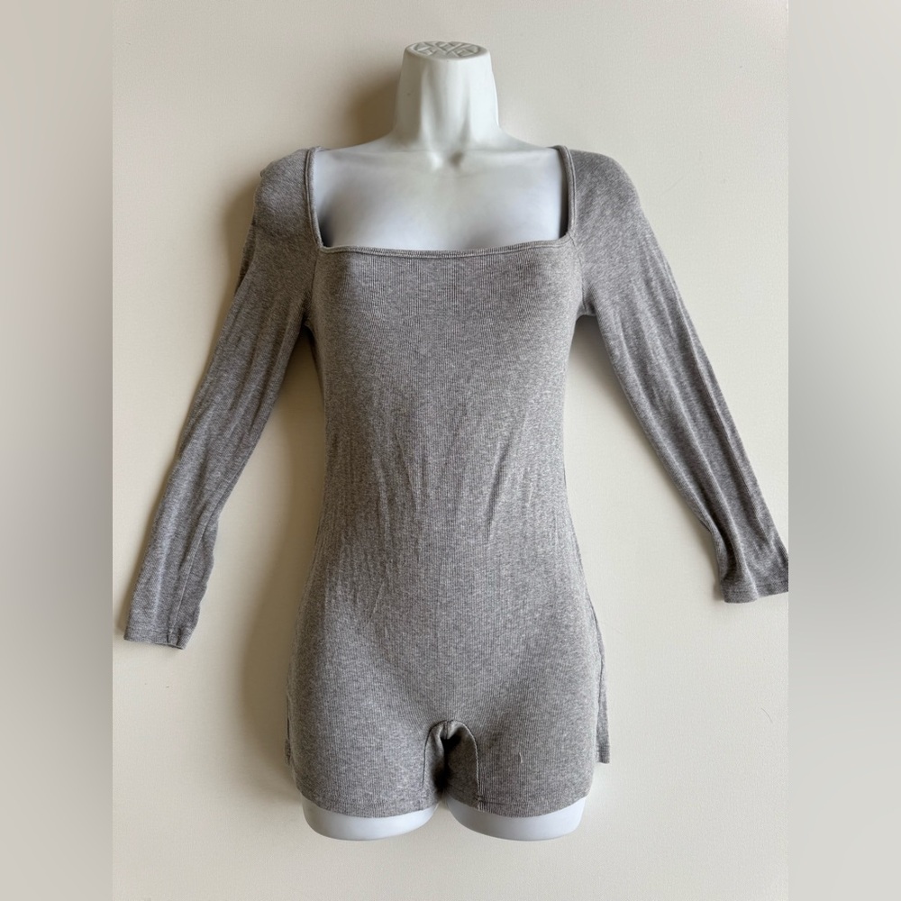 ✨Gray Long Sleeve Romper✨ - Picture 10 of 12